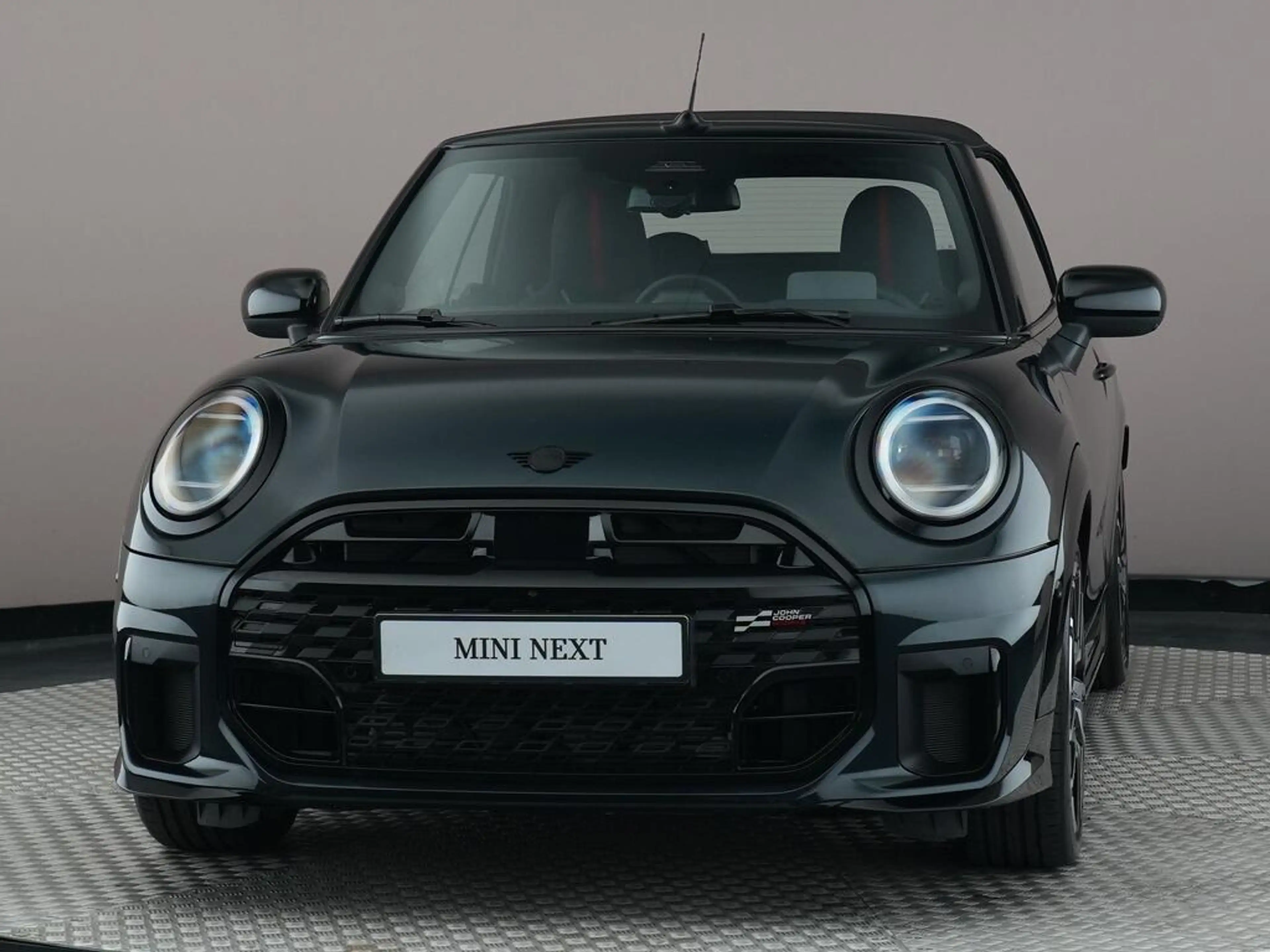MINI Cooper C Cabrio 2.0 John Cooper Works XL — photo 2