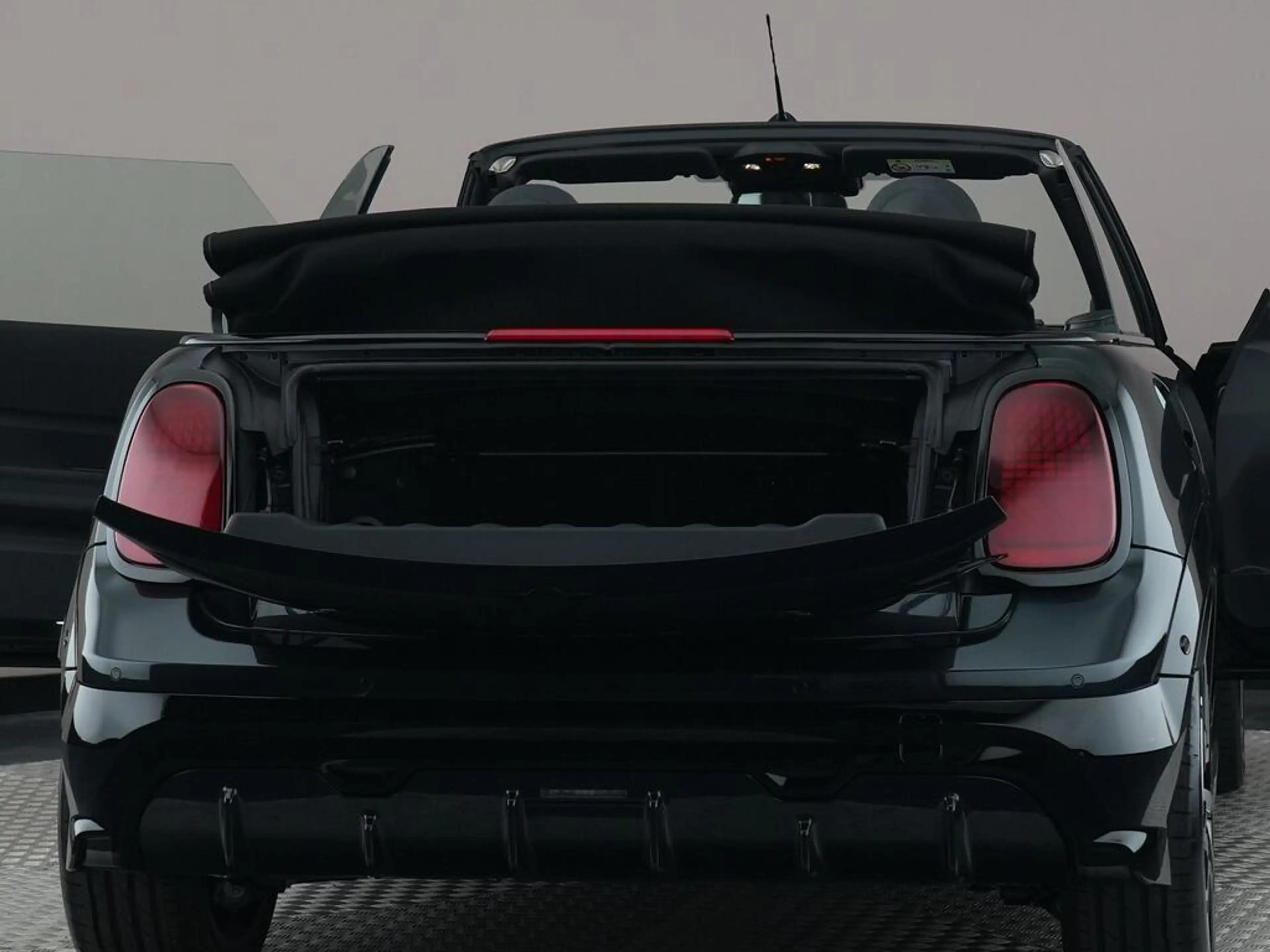 MINI Cooper C Cabrio 2.0 John Cooper Works XL — photo 12