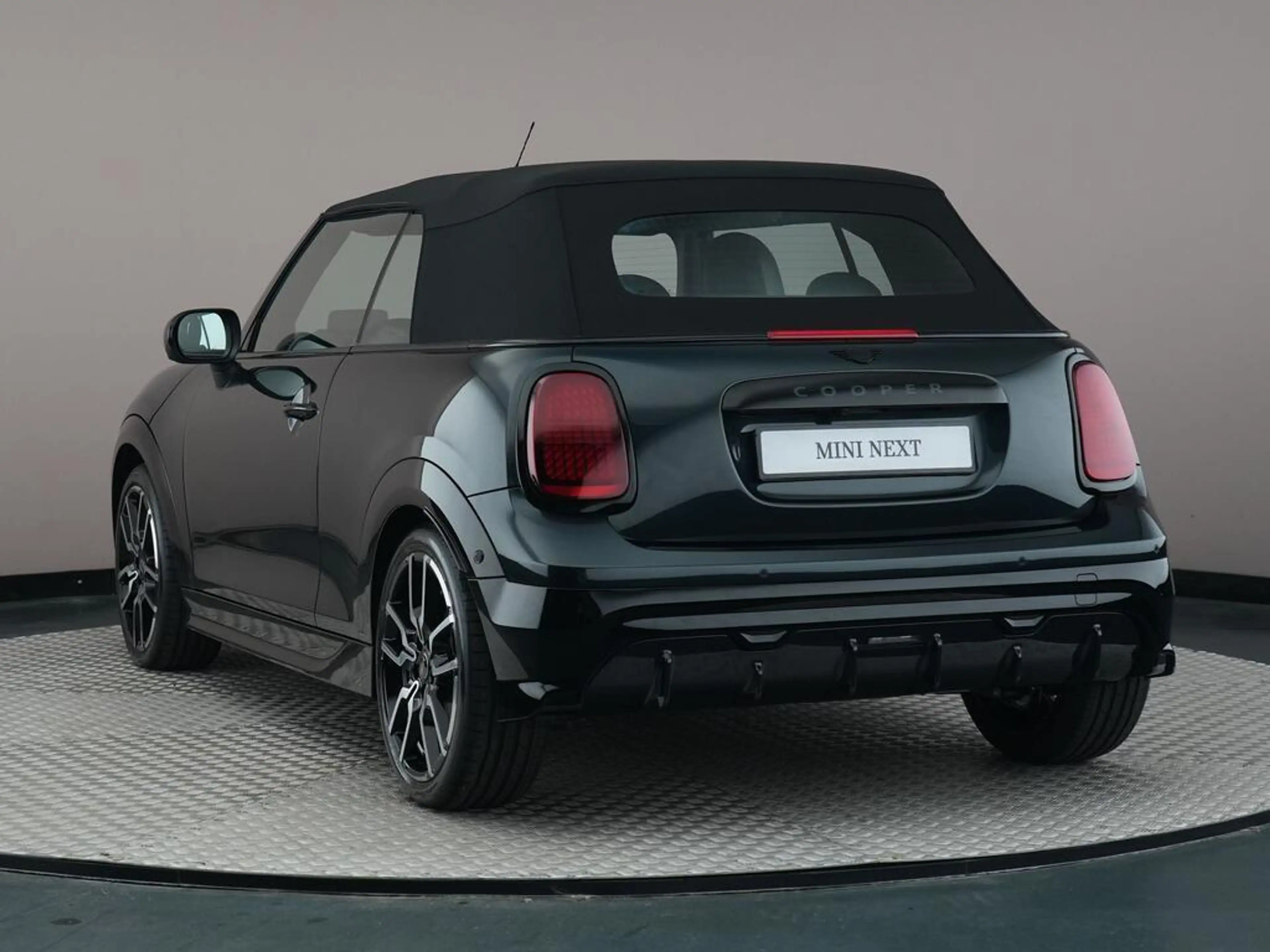 MINI Cooper C Cabrio 2.0 John Cooper Works XL — photo 11