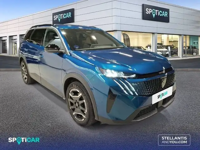 Peugeot 5008 view 3