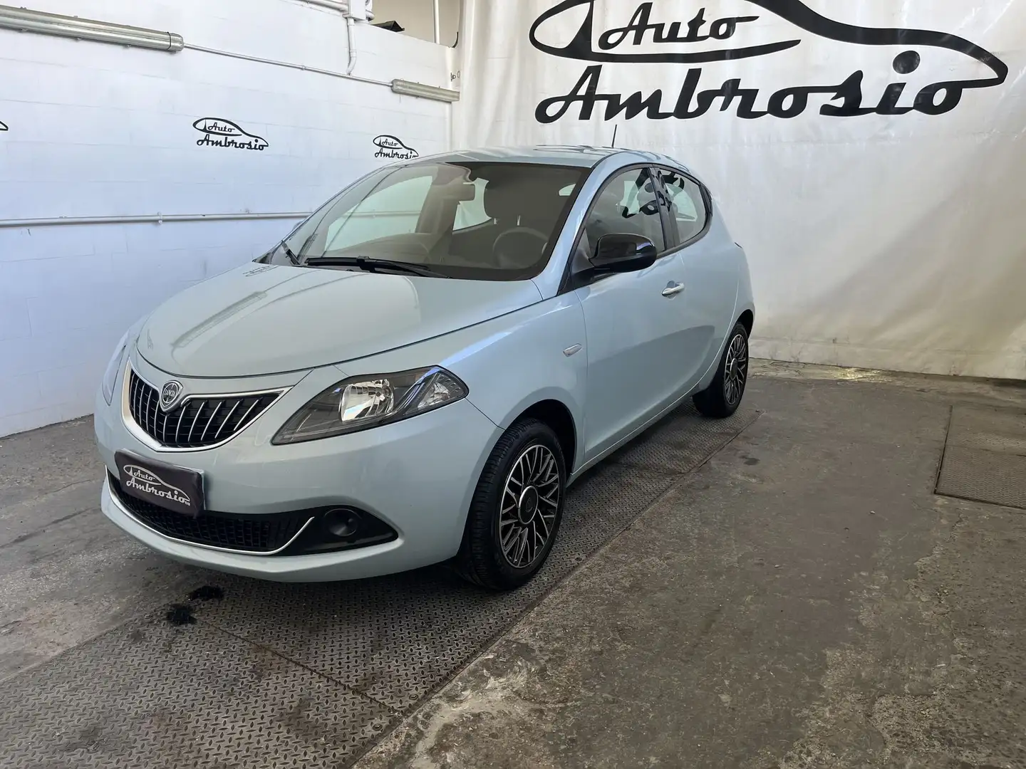 Lancia Ypsilon 1.0 FireFly 5 porte S&S Hybrid Platino TUA DA 159 Blau - 1