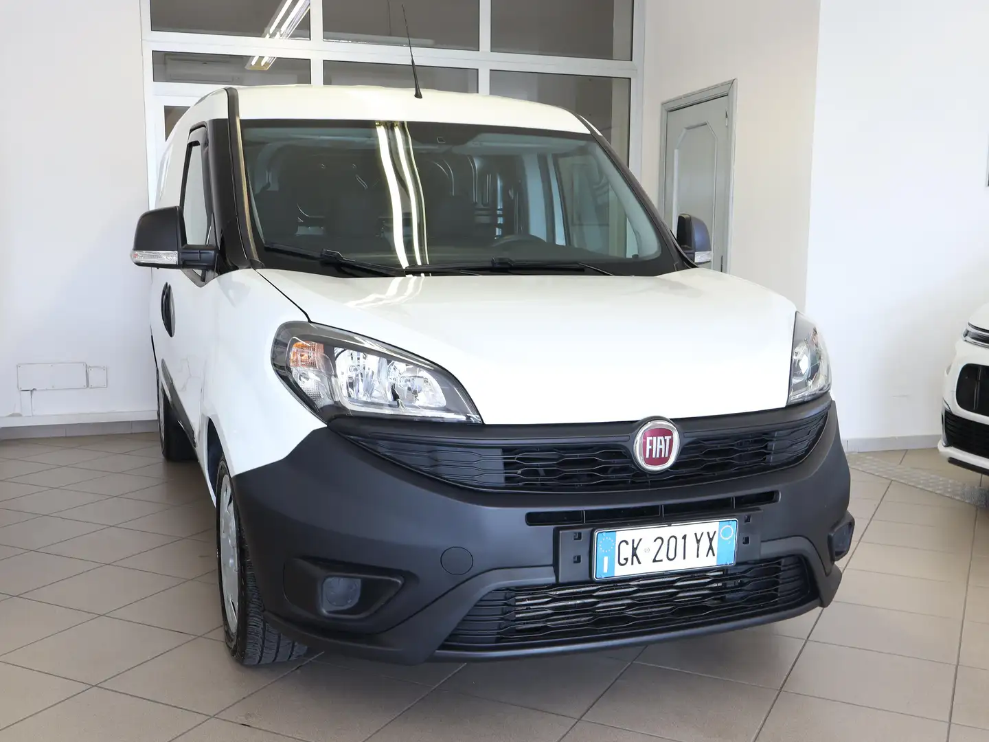 Fiat Doblo CARGO MAXI 3 POSTI 1.6 MJET 105 CV BUSINESS Bianco - 2