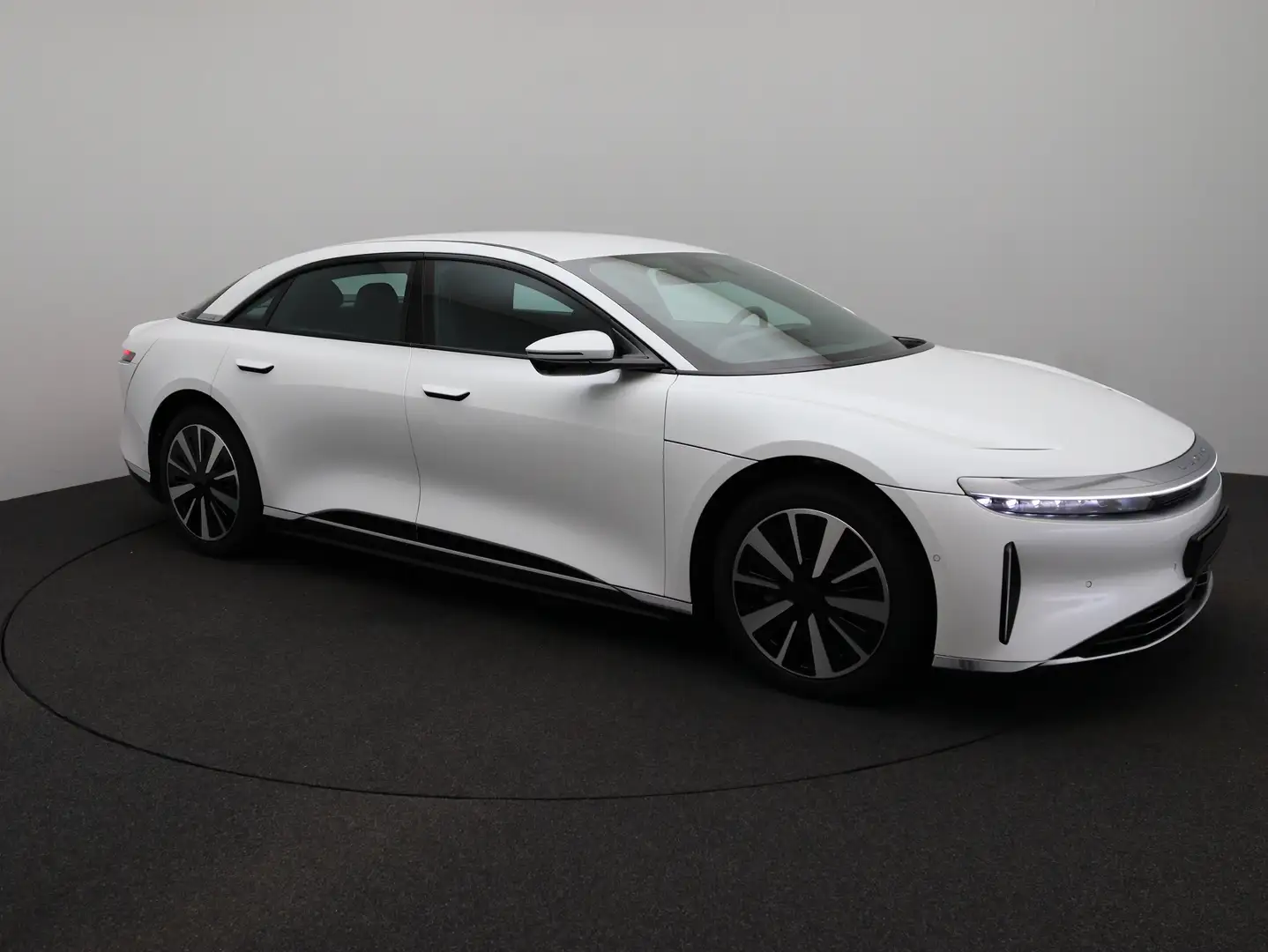 Lucid Air Pure Weiß - 1