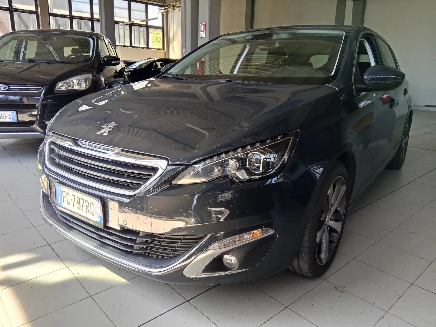 Peugeot 308 308 5p 1.2 puretech t (e-thp) Allure s Gris - 1