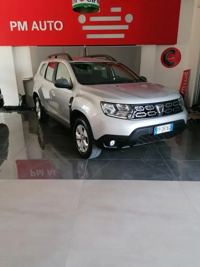 Dacia Duster 1.5 dCi 8V 110 CV 4x2 Comfort Grau - 2