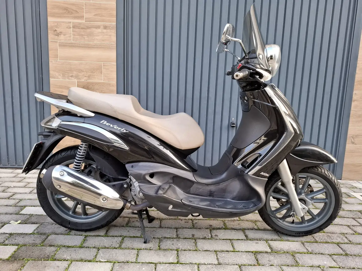 Piaggio Beverly 300 Tourer Nero - 2