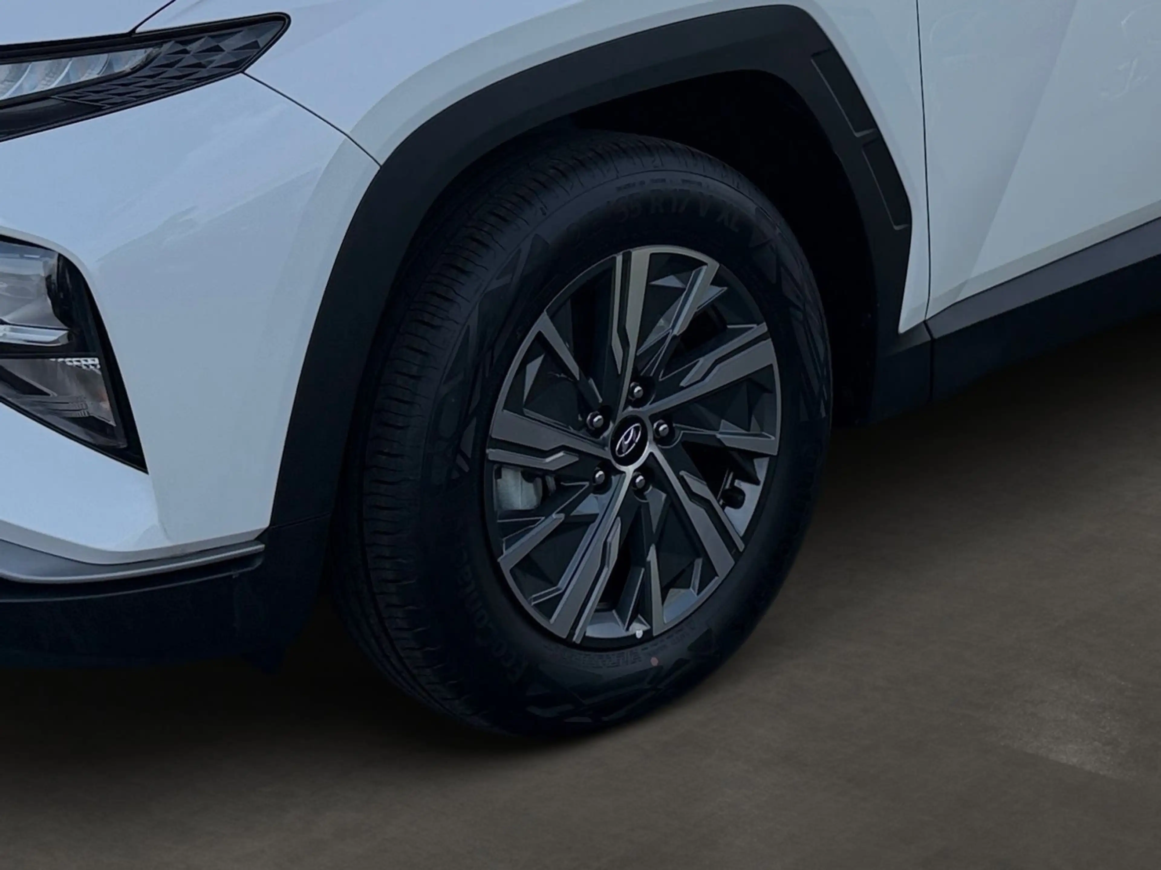 Hyundai TUCSON 1.6 T-GDi 48V Select 6-MT 2WD — photo 6