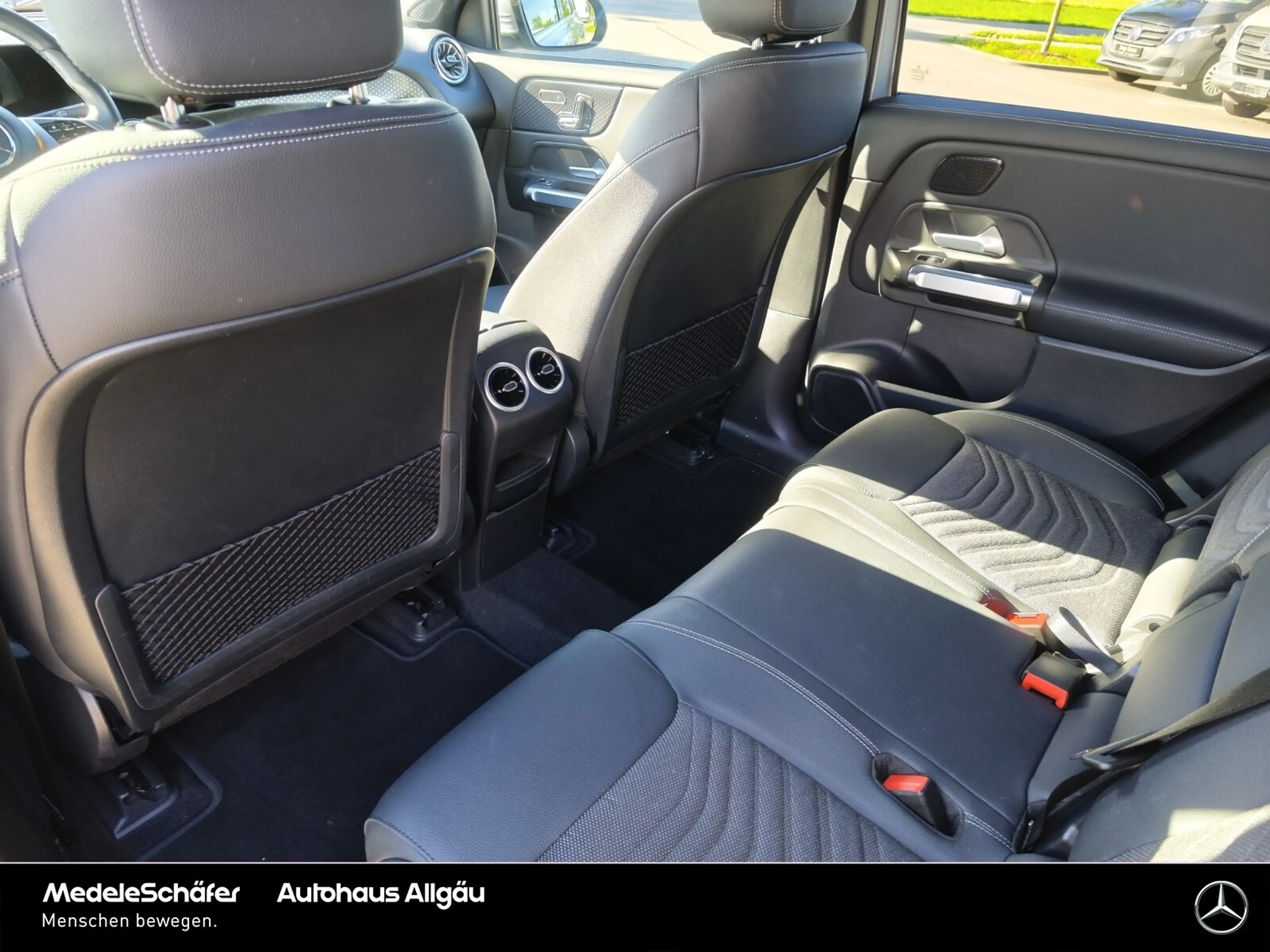 Mercedes-Benz EQB 350 EQB 350 4M Progressive Advanced+ 18" Memory 360° — photo 7