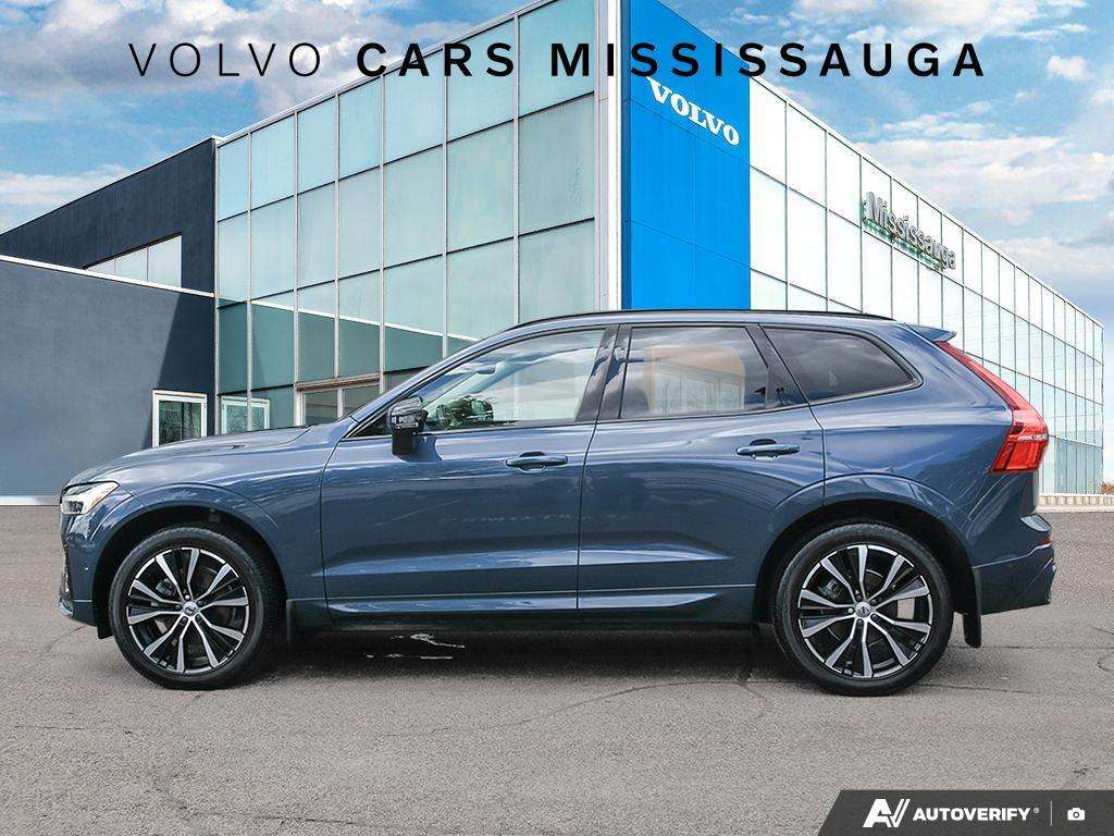 2024 Volvo XC60 Plus Dark Theme alt 3