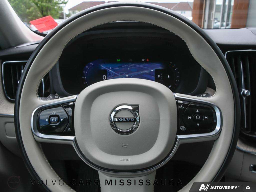 2024 Volvo XC60 Plus Dark Theme thumb 14