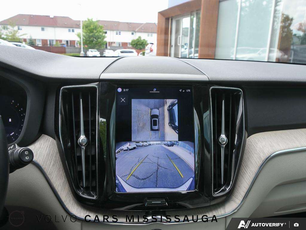 2024 Volvo XC60 Plus Dark Theme thumb 26