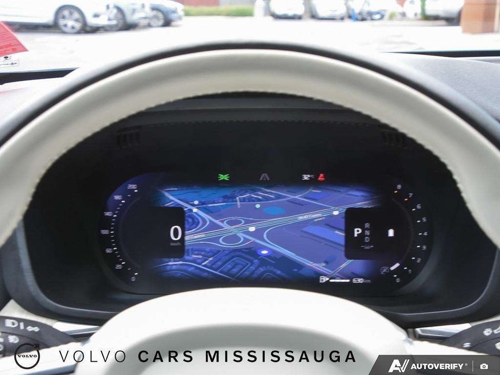 2024 Volvo XC60 Plus Dark Theme thumb 15