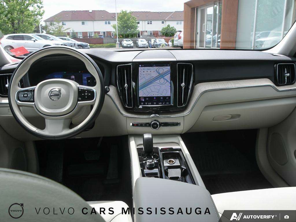 2024 Volvo XC60 Plus Dark Theme thumb 25
