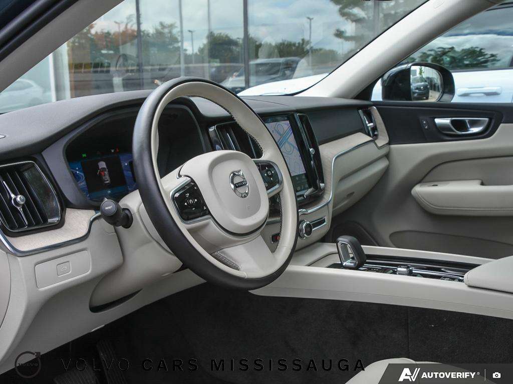 2024 Volvo XC60 Plus Dark Theme thumb 13