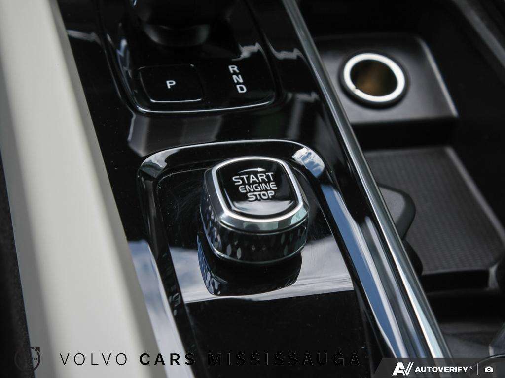 2024 Volvo XC60 Plus Dark Theme thumb 27