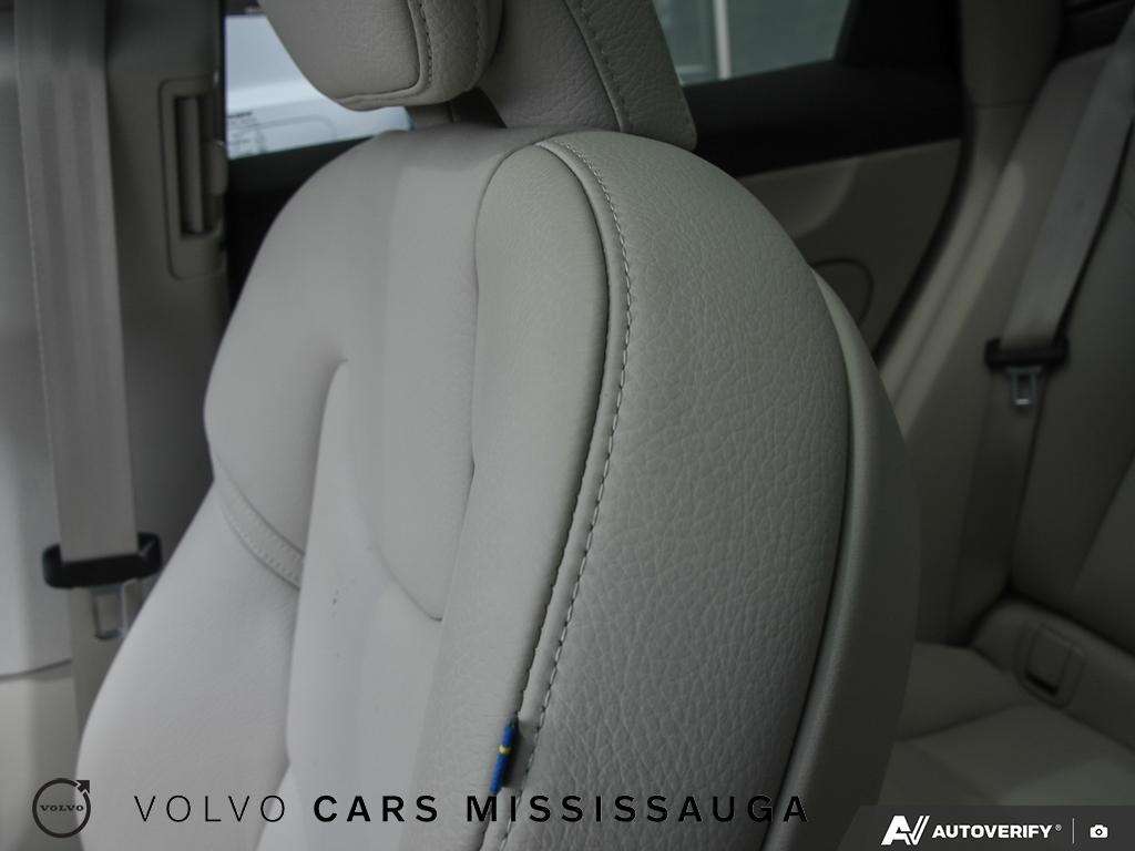 2024 Volvo XC60 Plus Dark Theme thumb 23