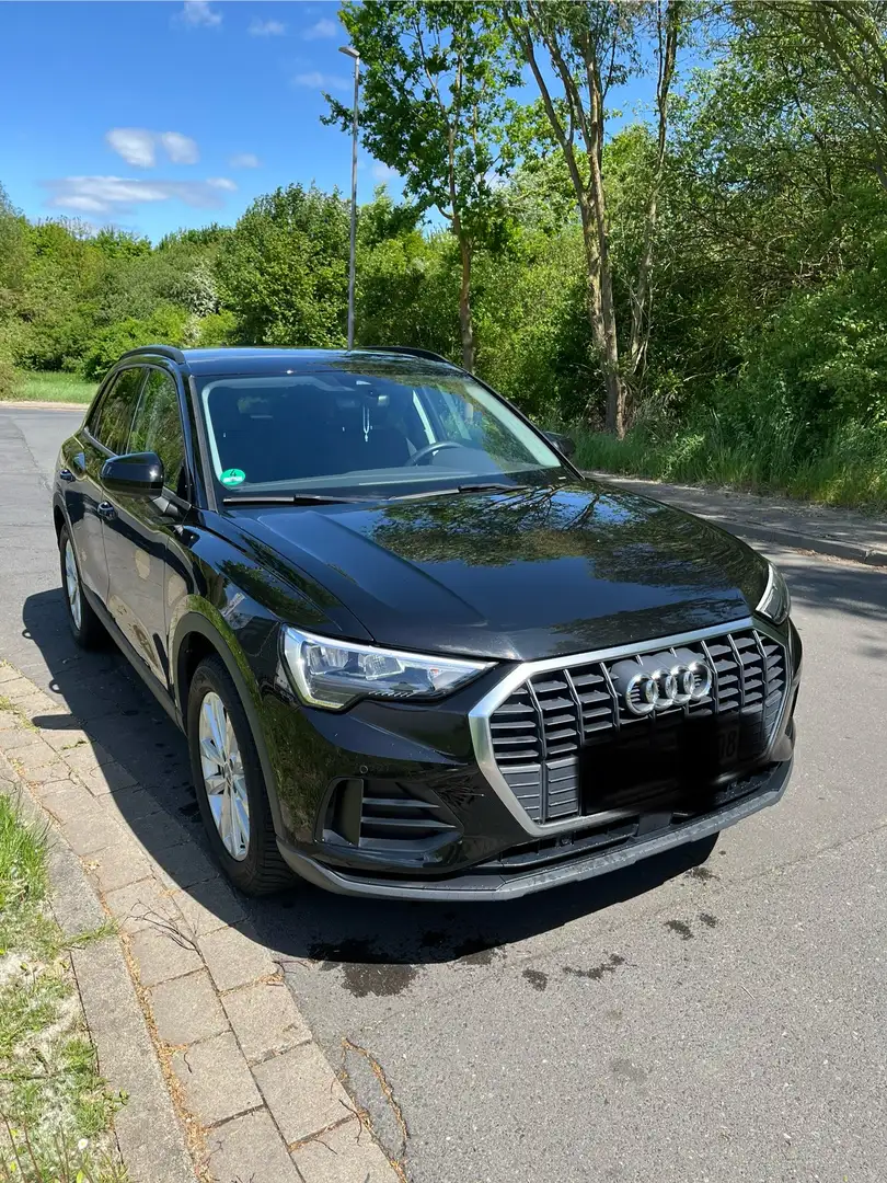 Audi Q3 35 TFSI basis Schwarz - 1