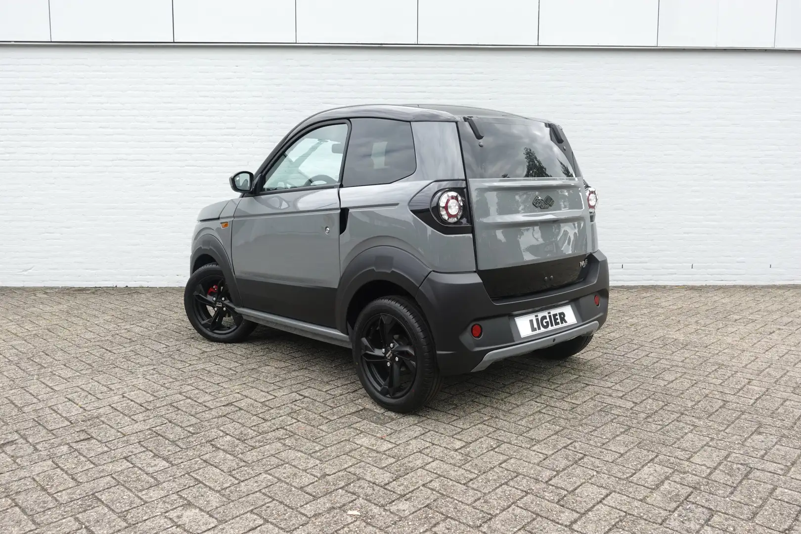 Ligier Myli Brommobiel E.PIC 12 kWh Apple Carplay | Achteruitr Grijs - 2