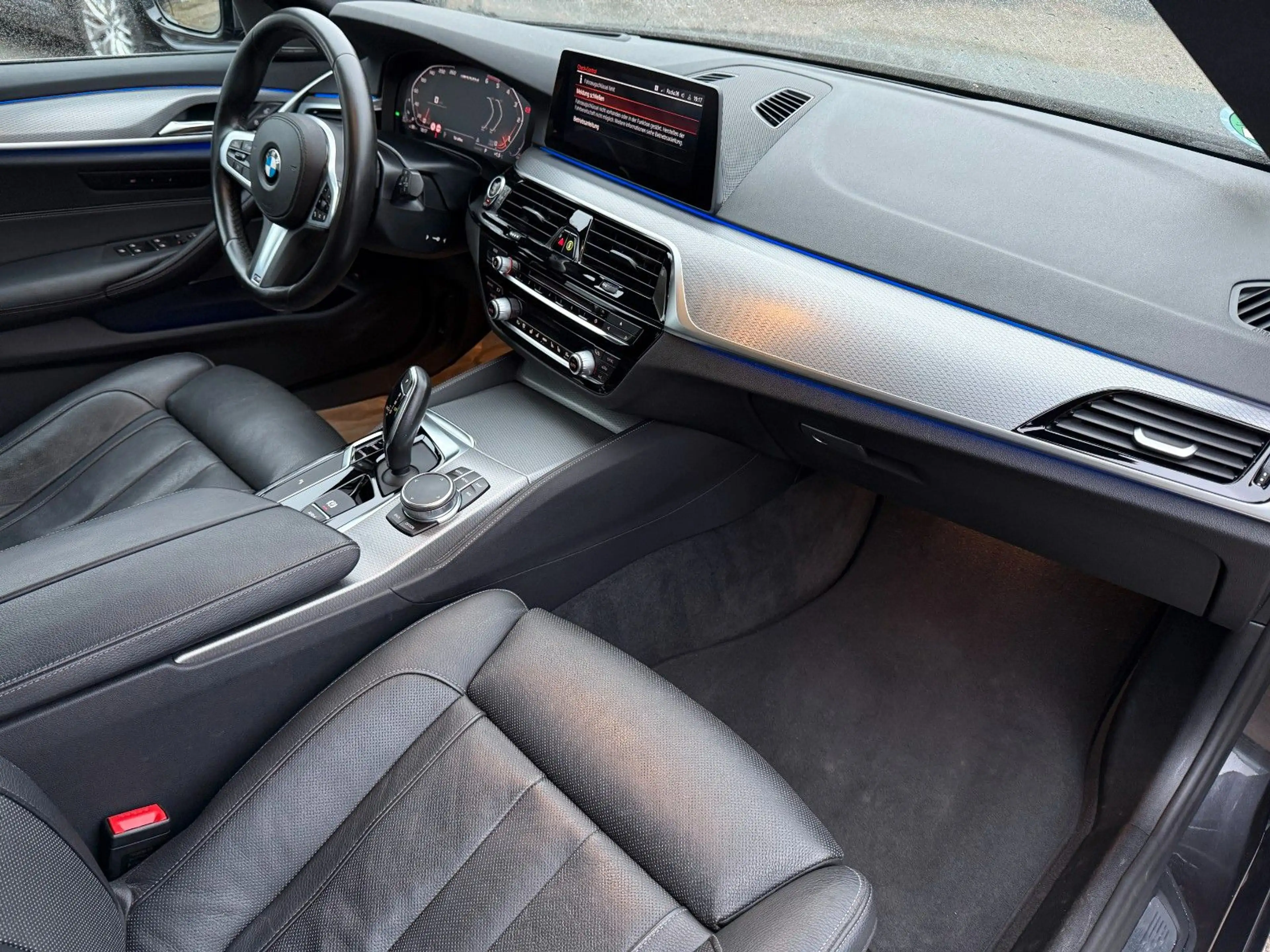 BMW 550 5 Touring M550 d xDrive*1. HAND*HEAD*GARANT — photo 10