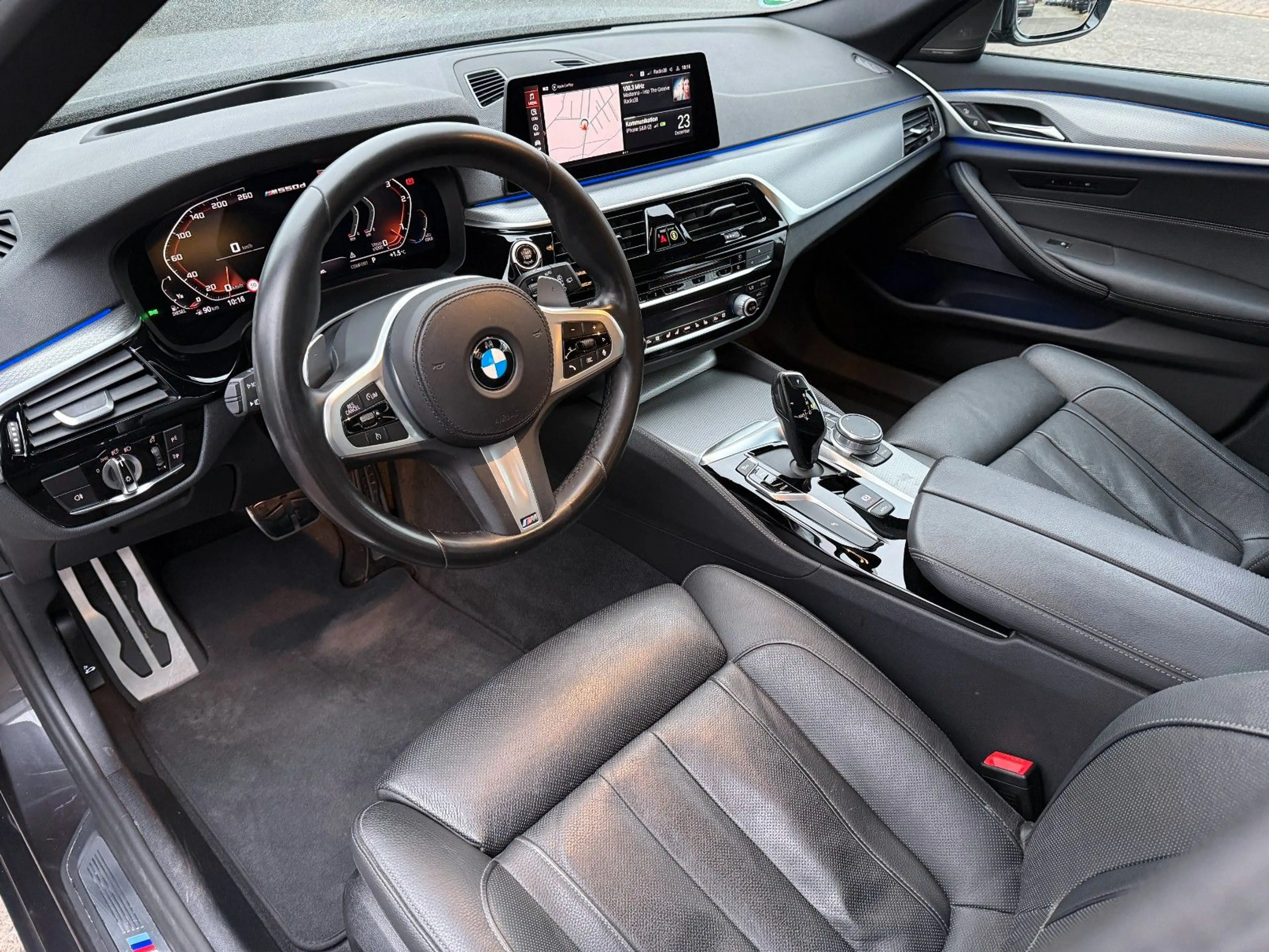 BMW 550 5 Touring M550 d xDrive*1. HAND*HEAD*GARANT — photo 7
