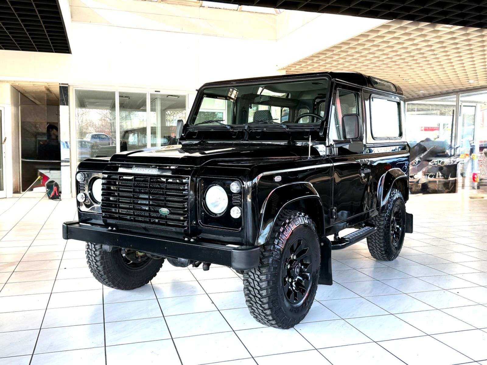 Second hand Land Rover Defender 2.5 Td5