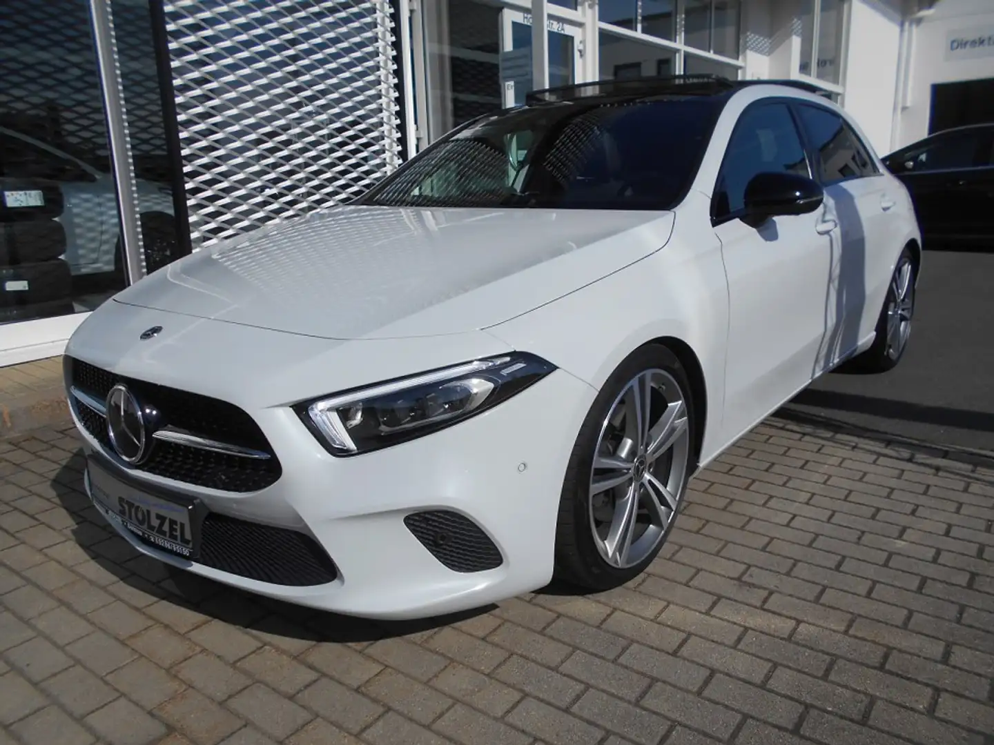 Mercedes-Benz A 220 d PROGRESSIVE PANO#PARK-P#NIGHT-P#MULTIBEAM-LED Blanc - 2