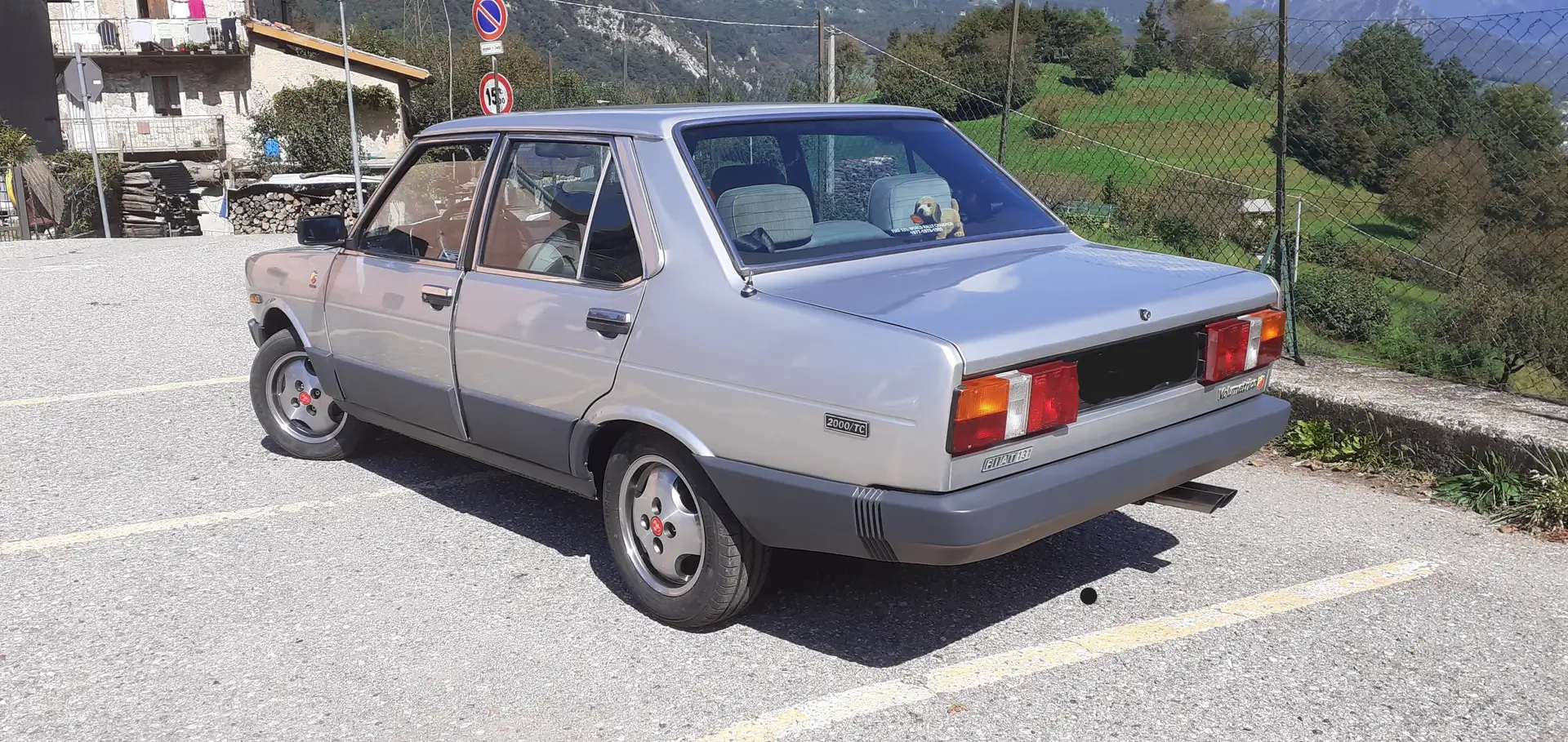 Fiat 131 131 4p 2.0 Abarth Plateado - 2