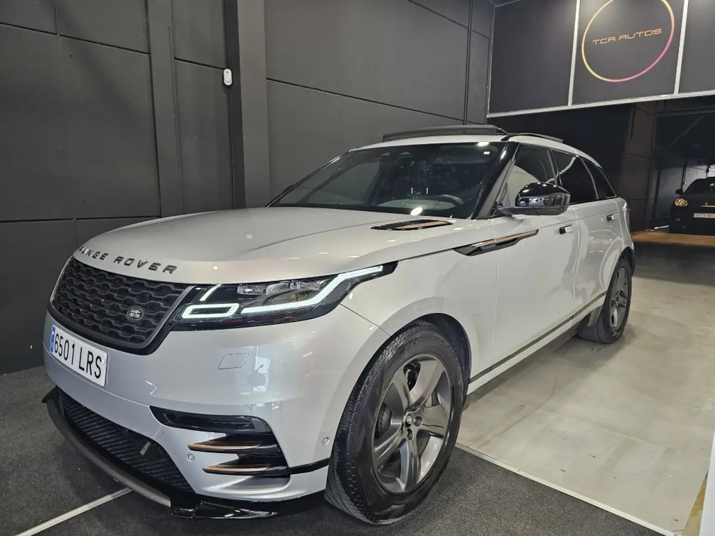 Land Rover Range Rover Velar 3.0D I6 MHEV R-Dynamic S 4WD Aut. 300 Gris - 1