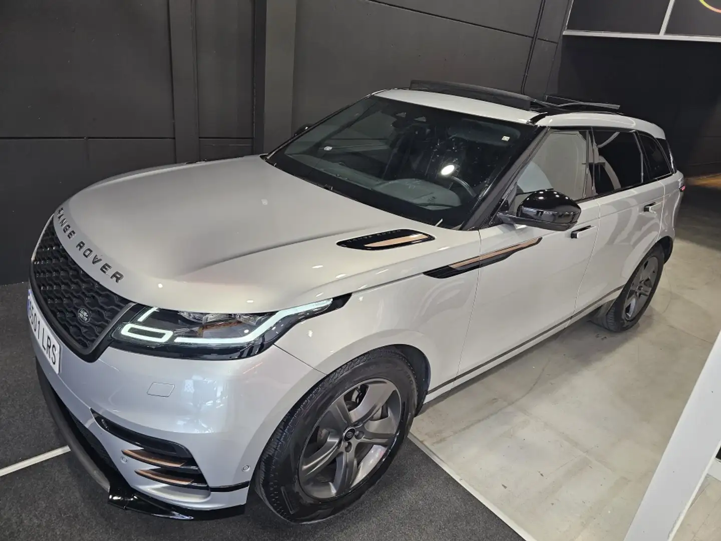 Land Rover Range Rover Velar 3.0D I6 MHEV R-Dynamic S 4WD Aut. 300 Gris - 2