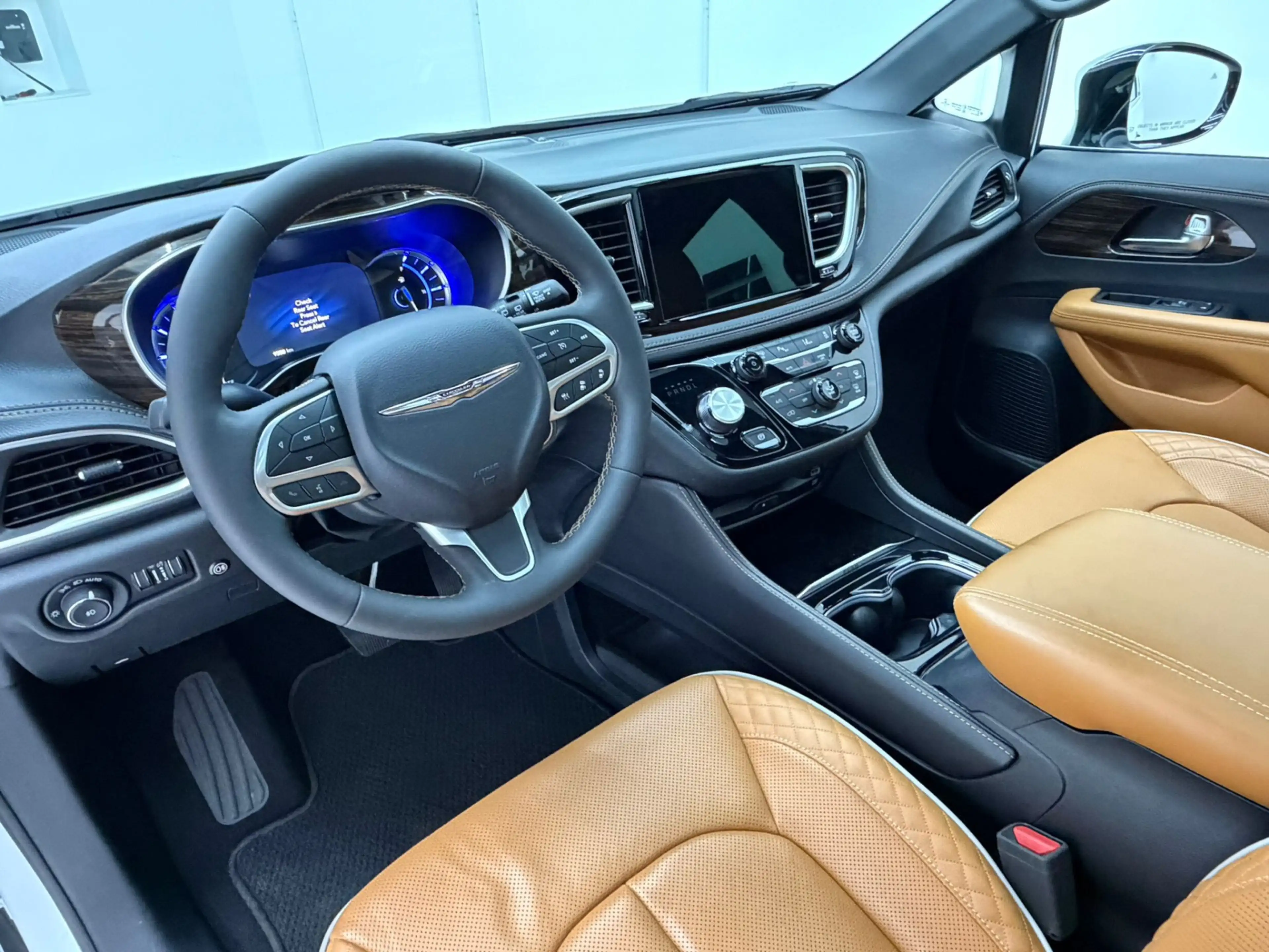 Lancia Voyager 3.6 V6 Hybride Pinnacle — photo 6