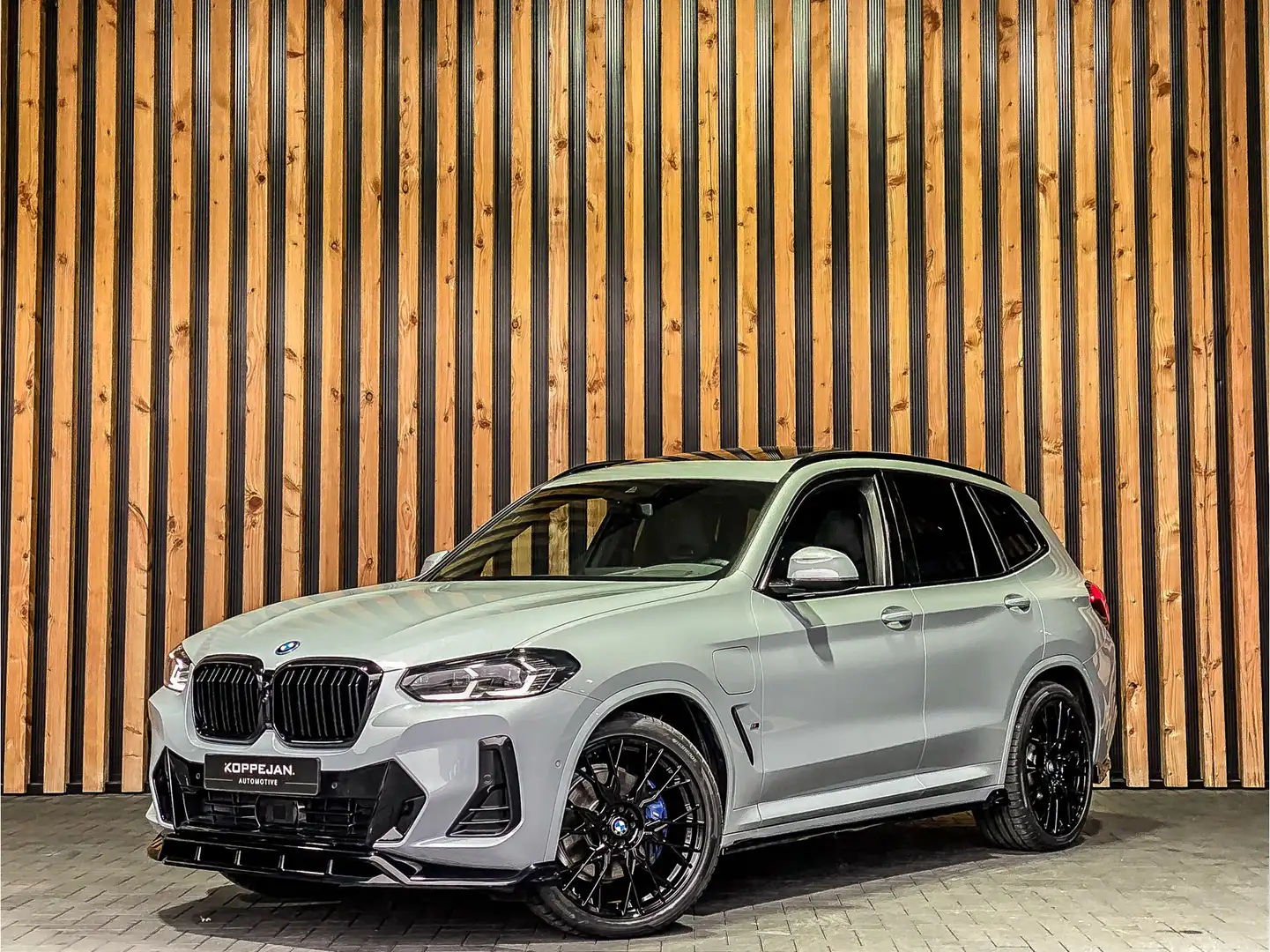 BMW X3 xDrive30e 292PK High Executive M-Sport | M-SPORT K Gris - 2