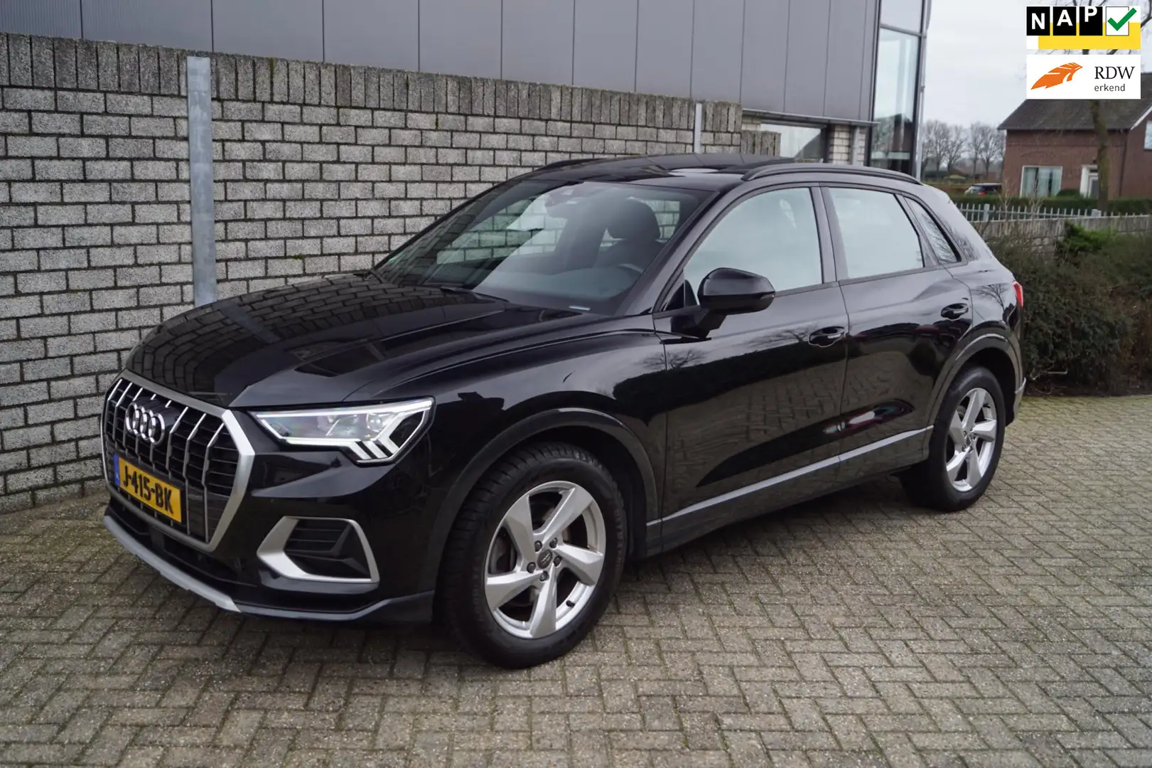 Audi Q3 40 TFSI Quattro Business Edition Autom Leder Panod Zwart - 1