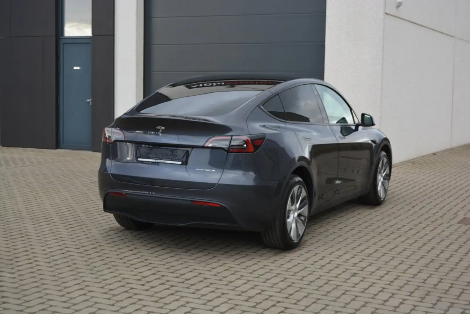 Tesla Model Y 514Pk Long Range Dual Motor AWD/Autopilot Gris - 2