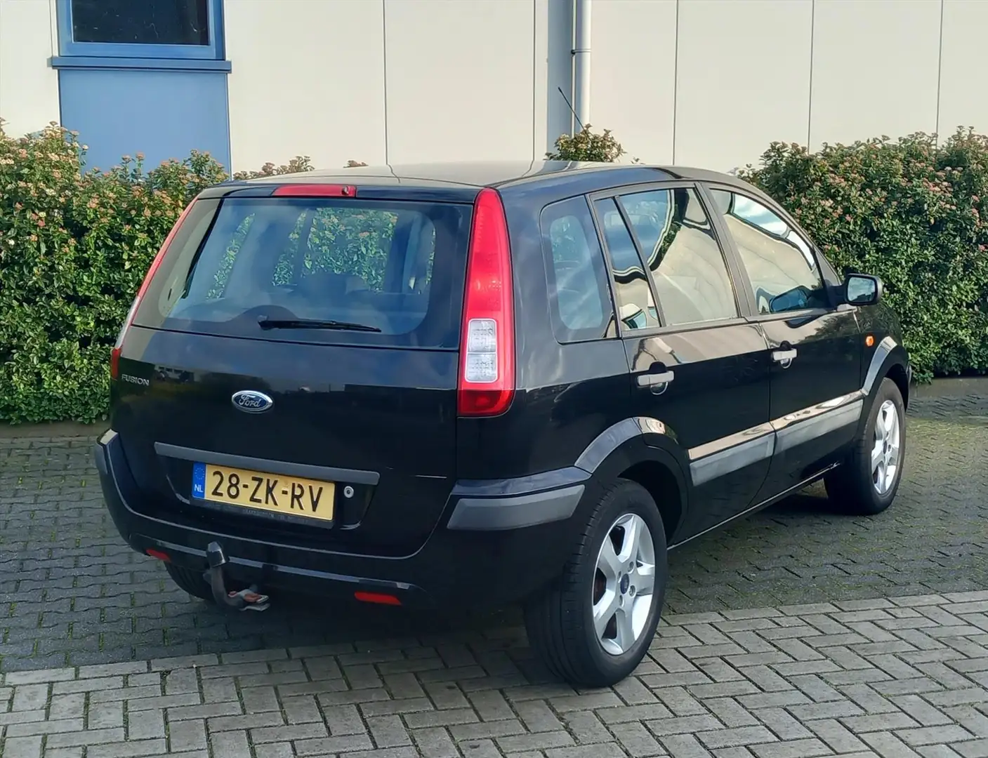 Ford Fusion 1.4 16V 59KW Cool & Sound Negro - 2