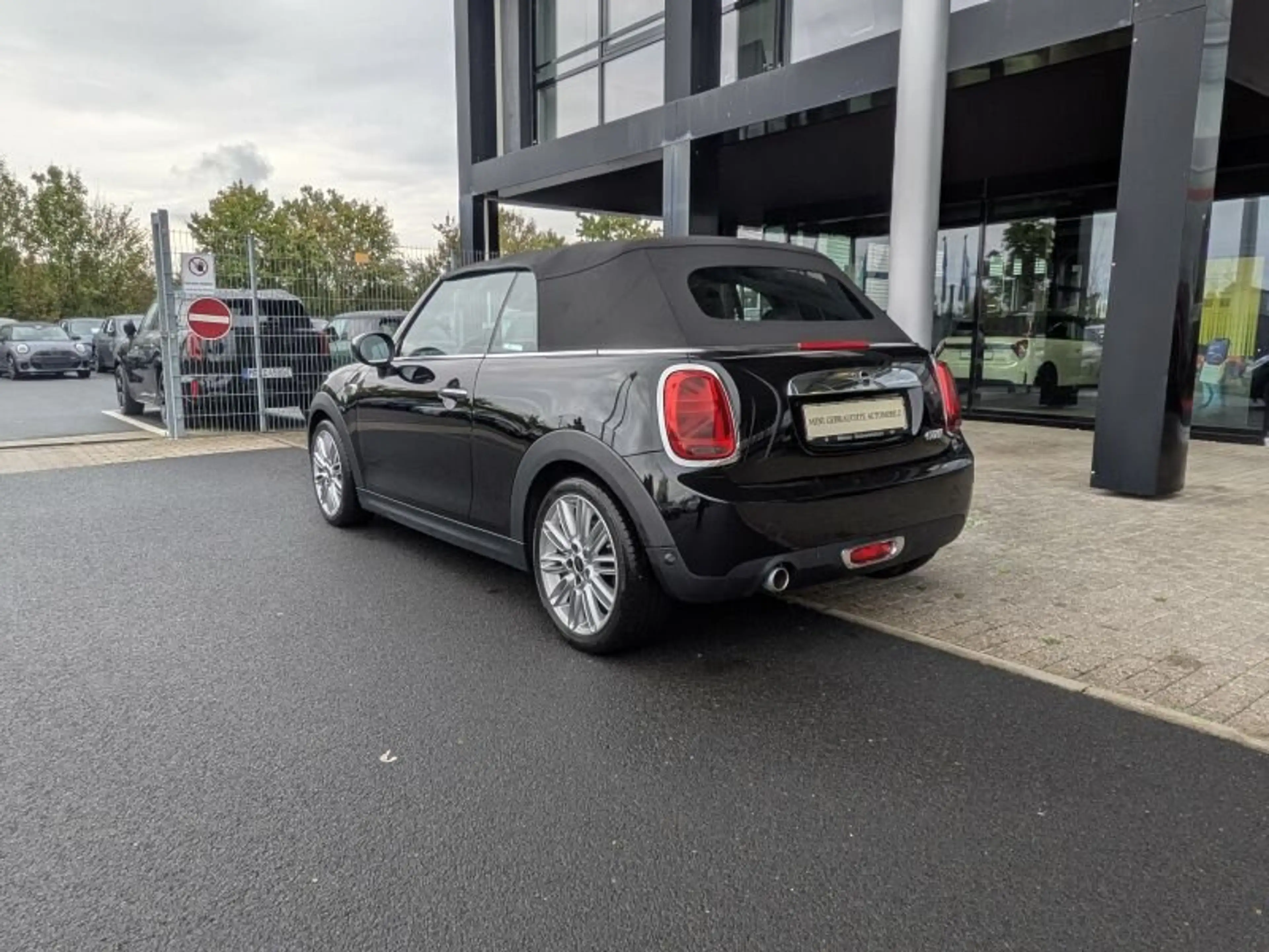 MINI Cooper Cabrio — photo 4
