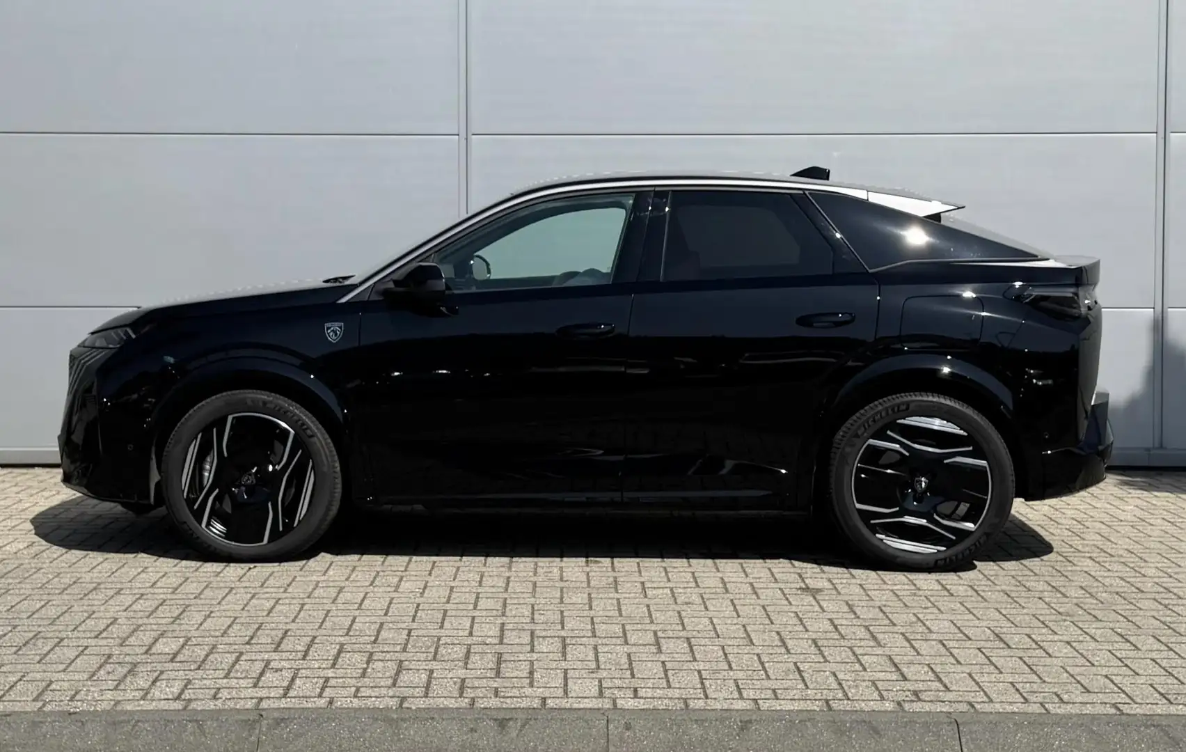Peugeot 3008 e-3008 GT Avantage 210 73 kWh | FOCAL | Alcantara Schwarz - 2