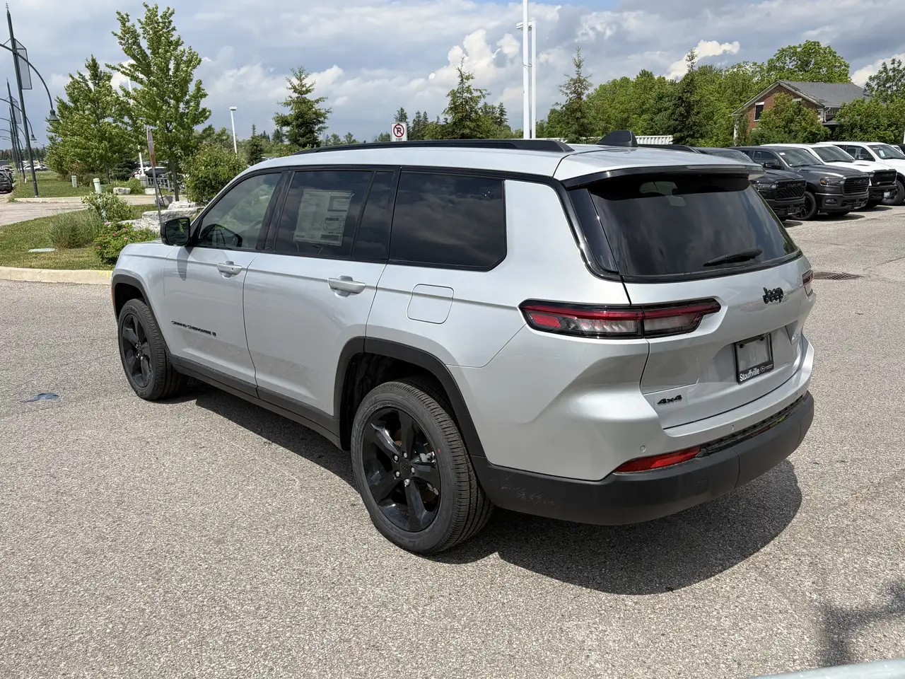 Jeep Grand Cherokee снимка Jeep Grand Cherokee