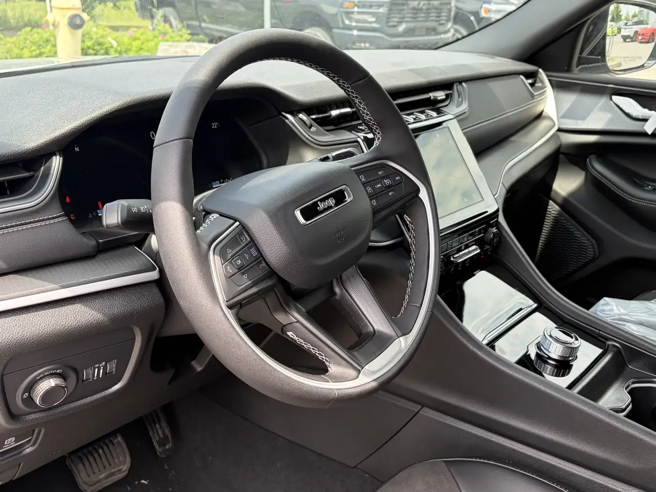 Jeep Grand Cherokee снимка Jeep Grand Cherokee