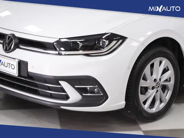 Volkswagen Polo view 9
