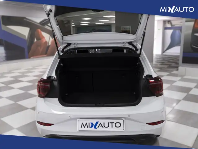Volkswagen Polo view 7