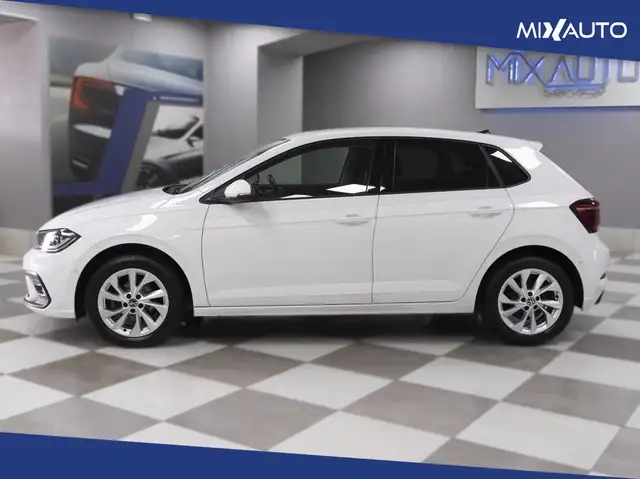 Volkswagen Polo view 3