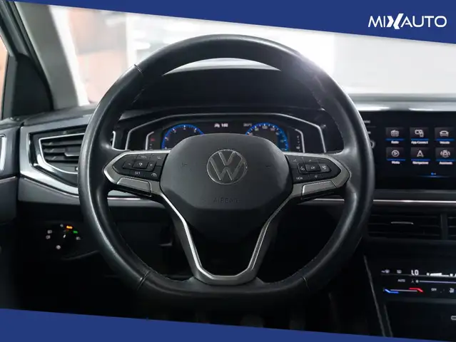Volkswagen Polo view 12