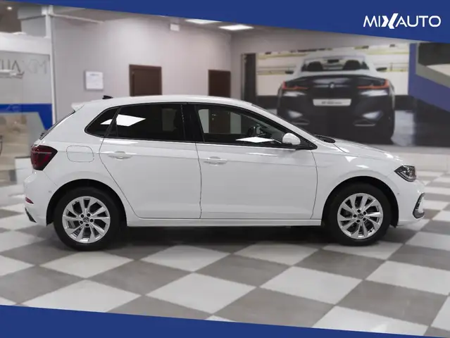 Volkswagen Polo view 6