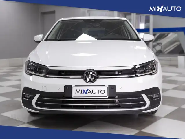 Volkswagen Polo view 2