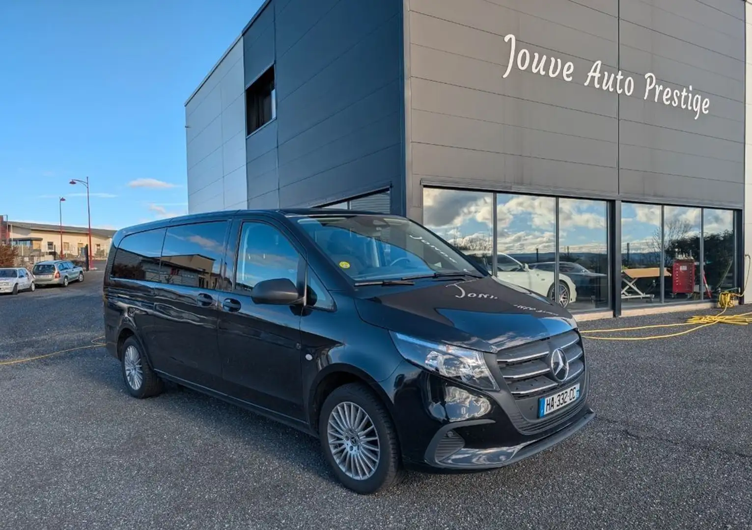Mercedes-Benz Vito tourer 4matic 8 places 116 cdi Schwarz - 1
