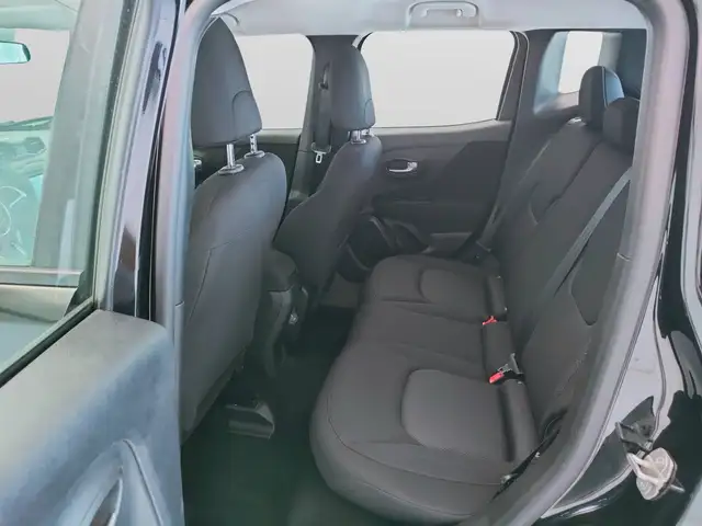 Jeep Renegade view 15