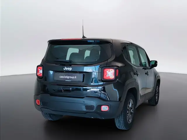 Jeep Renegade view 5