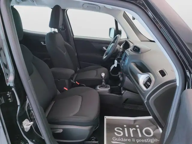 Jeep Renegade view 11