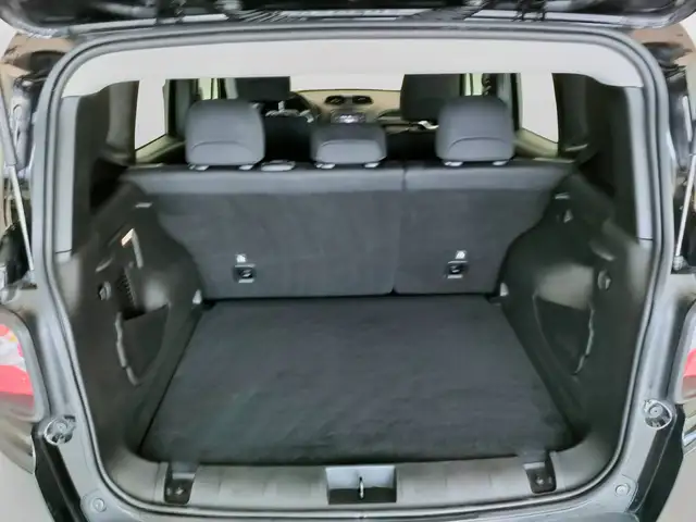 Jeep Renegade view 9