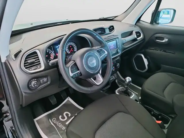 Jeep Renegade view 13